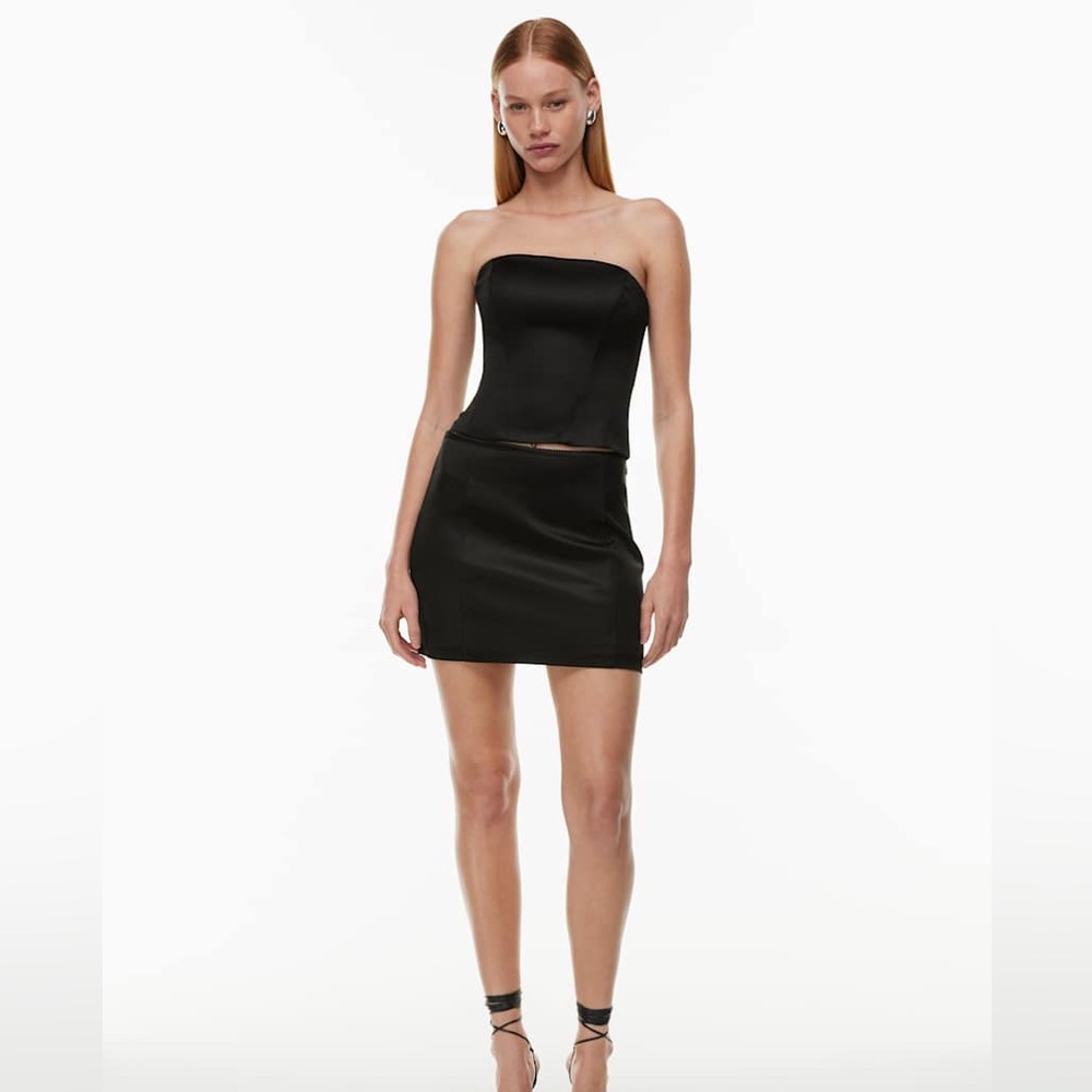 Aritzia Perlas Sleek satin Black Mini Skirt NWT